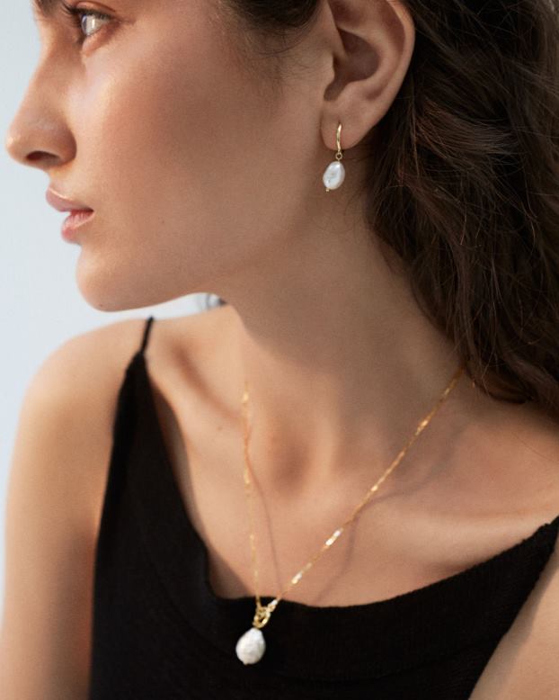 Alohas 金 42TFH1029 女性 ティアドロップ - パールとゴールドのネックレス