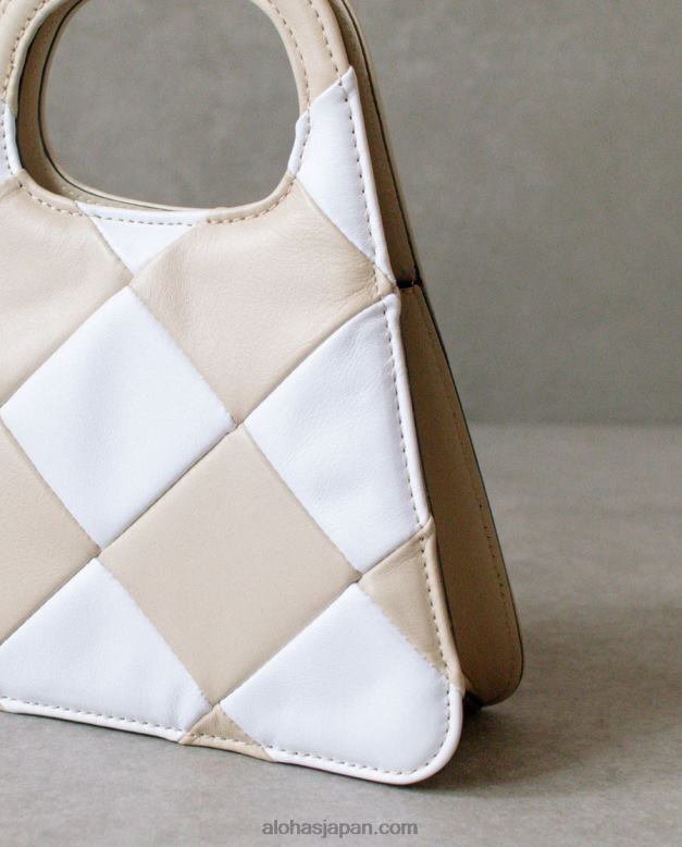 Alohas スカッキ ストーン ベージュ アイボリー 42TFH1099 女性 a scacchi - ベージュとクリーム色のチェック柄ハンドバッグ