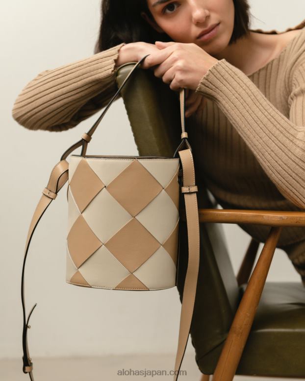 Alohas スカッキ ストーン ベージュ アイボリー 42TFH1153 女性 the u venti scacchi - ホワイトとベージュのレザー ハンドバッグ