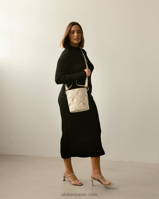 Alohas ワッフル アイボリー 42TFH1156 女性 the u venti ワッフル - ホワイトレザーハンドバッグ