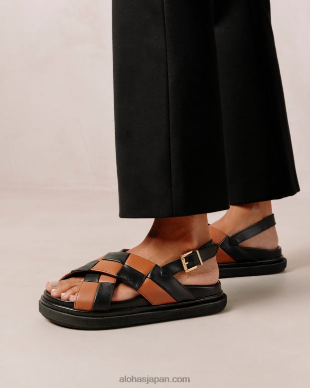 Alohas スカッキブラックタン 42TFH117 女性 マシュマロスカッキ - 黒と茶色のレザーサンダル